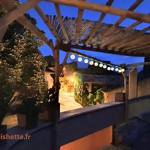 L'exquishette De Lourmarin, Un Nid Sur Les Toits. Hébergement de vacances
